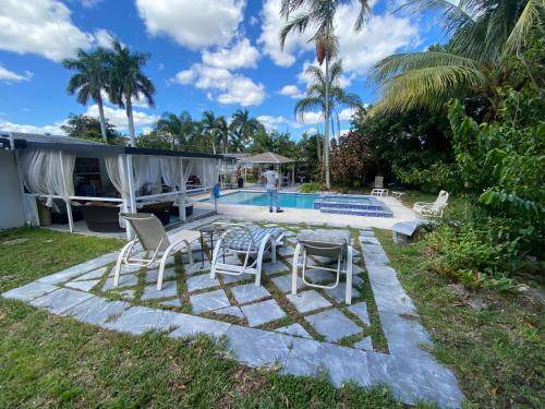 Florida Gardens House | 167 m² House ∙ 3 bedrooms ∙ 12 guests