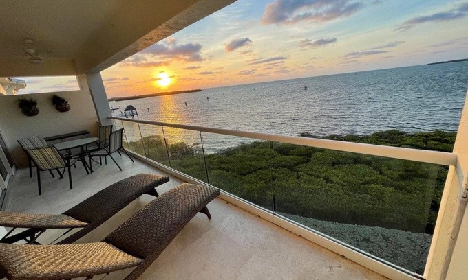 Rock Harbor Condo | 177 m² Condo ∙ 2 bedrooms ∙ 6 guests