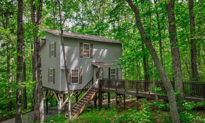 Fort Payne Cabin | 178 m² Cabin ∙ 2 bedrooms ∙ 7 guests