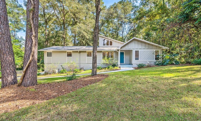 Gainesville House | 195 m² House ∙ 4 bedrooms ∙ 10 guests