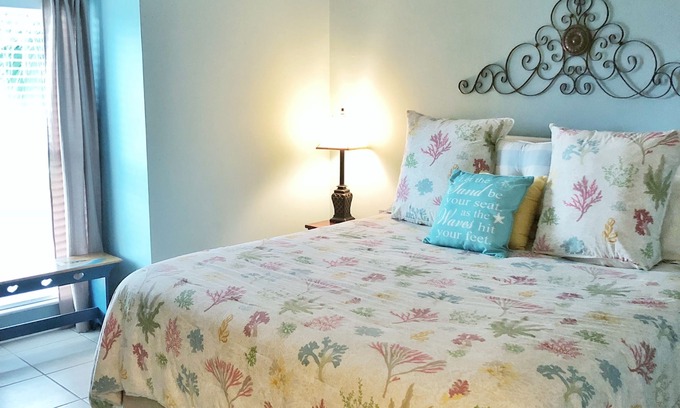 Fernandina Beach Condo | 2 Bedroom Condo 2 Blocks from Beach