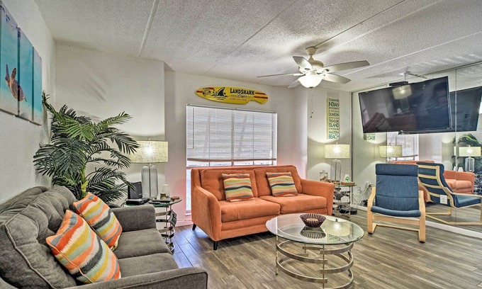St. Pete Beach Condo | < 2 Mi to Coast: St Pete Beach Gem w/Pool Access