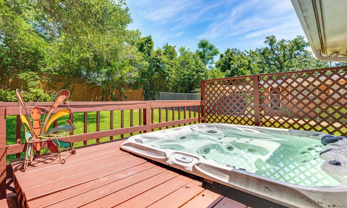 Tallahassee House | 2 Mi to FSU & FAMU: Home w/Spacious Deck!