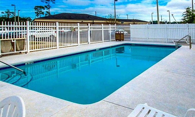 Palatka Hotel | 2-Star Hotel ∙ Sleep Inn & Suites Palatka North