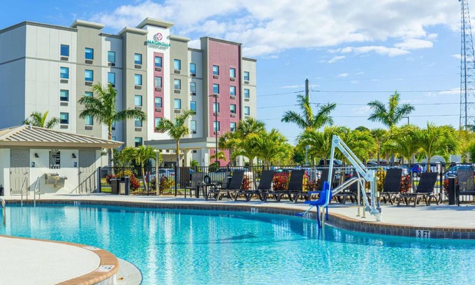 Fruitville Hotel | 20 m² Hotel ∙ 127 guests
