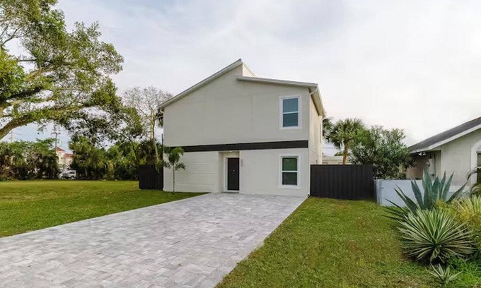 Cocoa House | 204 m² House ∙ 4 bedrooms ∙ 10 guests