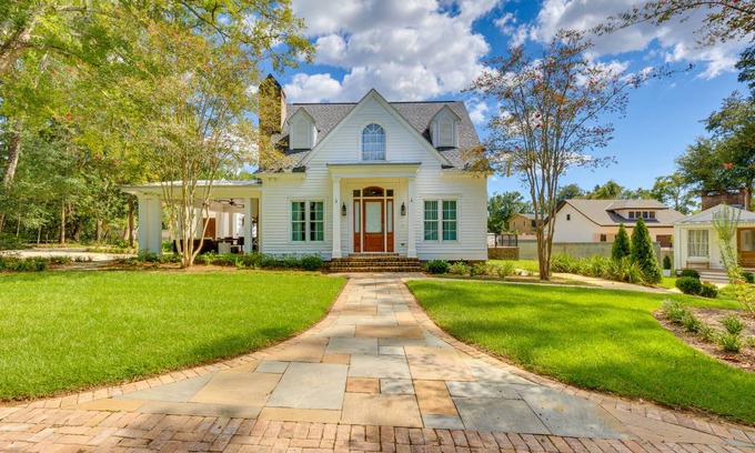 Montrose House | 206 m² House ∙ 3 bedrooms ∙ 9 guests