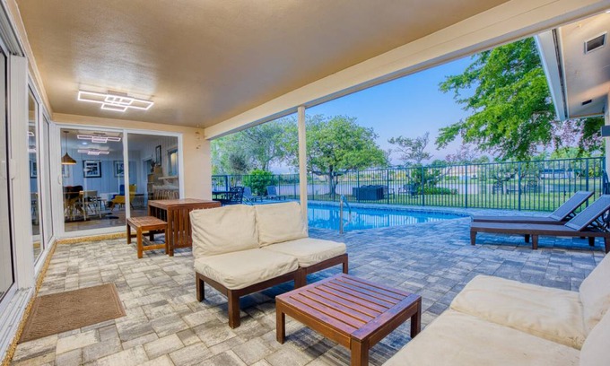 Weston House | 211 m² House ∙ 4 bedrooms ∙ 8 guests