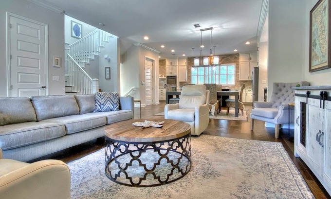 Redington Beach Condo | 223 m² Condo ∙ 3 bedrooms ∙ 8 guests