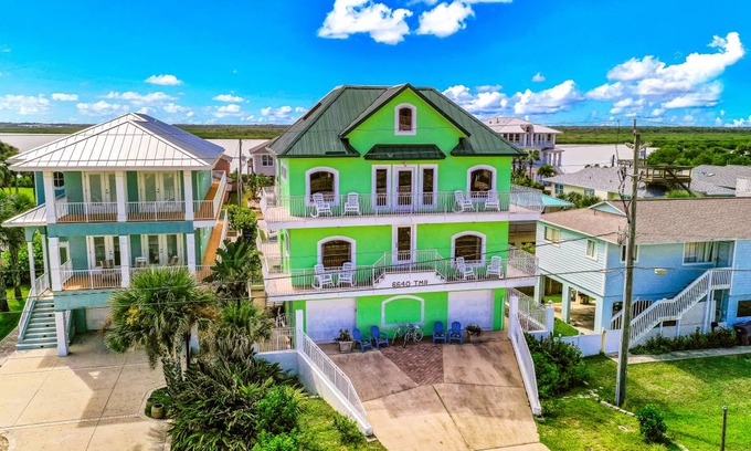 Bethune Beach House | 232 m² House ∙ 3 bedrooms ∙ 8 guests