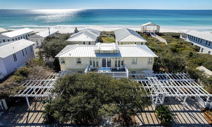 Seaside House | 244 m² House ∙ 6 bedrooms ∙ 12 guests