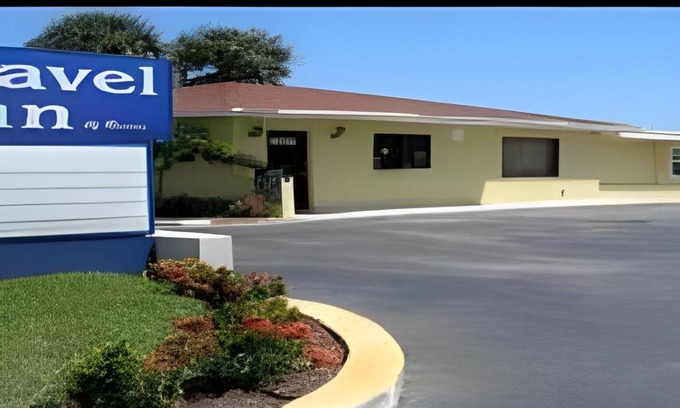 Riviera Beach Hotel | 25 m² Motel ∙ 4 guests