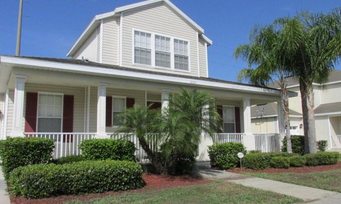 Trafalgar Village House | 2602 Trafalgar Village