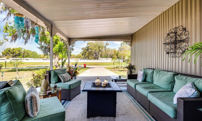 Webster House | 27 Mi to The Villages: Lush Home w/Outdoor Space!