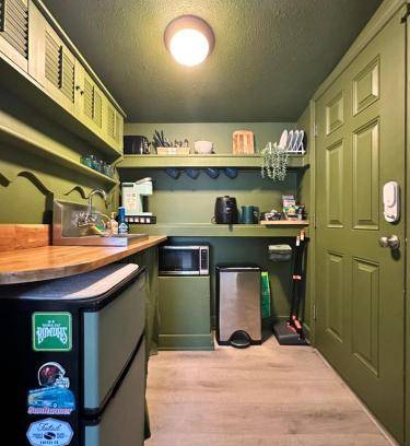 Historic Kenwood Bed & Breakfast | 28 m² Bed and breakfast ∙ 2 guests