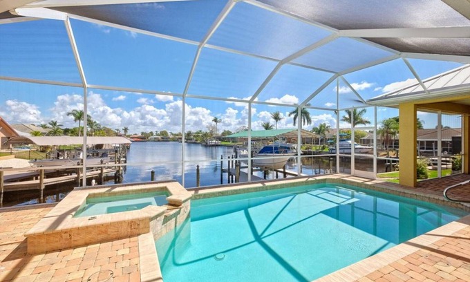 Caloosahatchee Villa | 288 m² Villa ∙ 4 bedrooms ∙ 10 guests