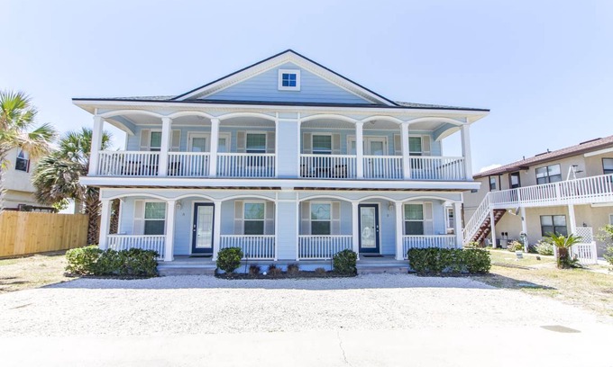 Butler Beach House | 290 m² House ∙ 6 bedrooms ∙ 12 guests
