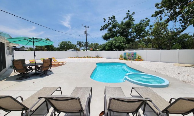 Bradenton House | 3 Bedroom Pool Home 5 Miles from Best Beaches Around home