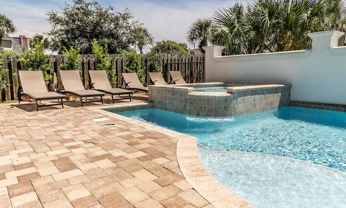 Indian Bayou House | 325 m² House ∙ 6 bedrooms ∙ 16 guests
