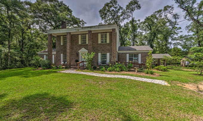 Bonifay House | 343 m² House ∙ 4 bedrooms ∙ 10 guests