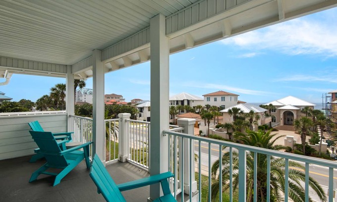 Crystal Shores House | 349 m² House ∙ 5 bedrooms ∙ 14 guests