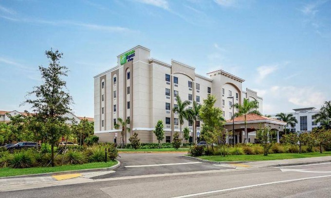 Miramar Hotel | 36 m² Hotel ∙ 127 guests