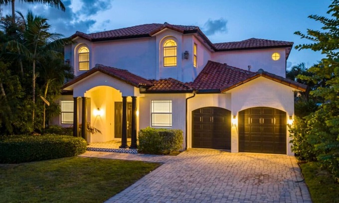 River Oaks House | 3600sf /Pool/Gameroom