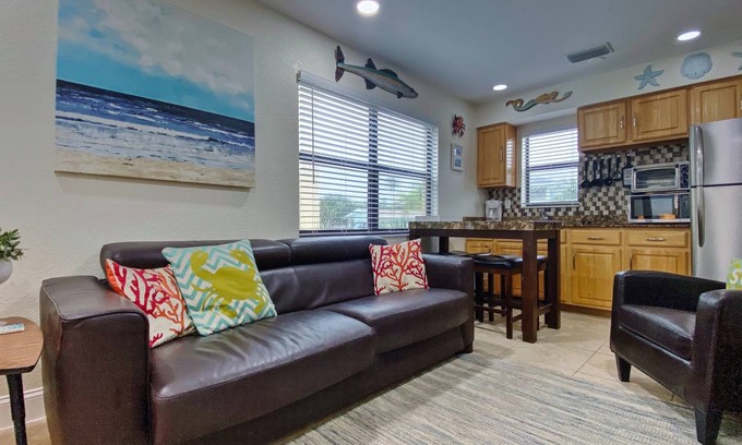 Redington Beach Condo | 37 m² Condo ∙ 1 bedroom ∙ 4 guests
