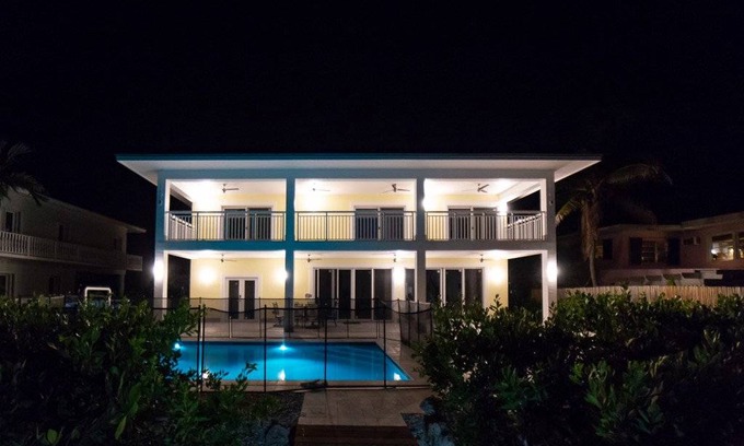 Venetian Shores House | 372 m² House ∙ 4 bedrooms ∙ 10 guests