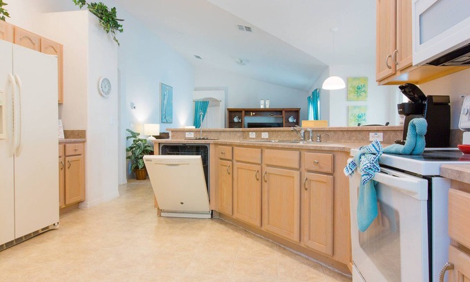 Orange Tree House | 4 bedroom villa close to Disney quiet neighborhood