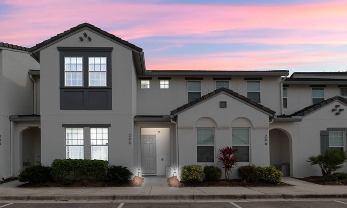 Davenport House | 4 Bedrooms/4 Bathrooms/Festival Resort (290 CD)