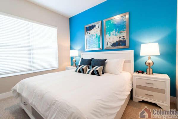 West Kissimmee Villa | 4 BR 4 BA Villa Central Location near Disney 1804ft²