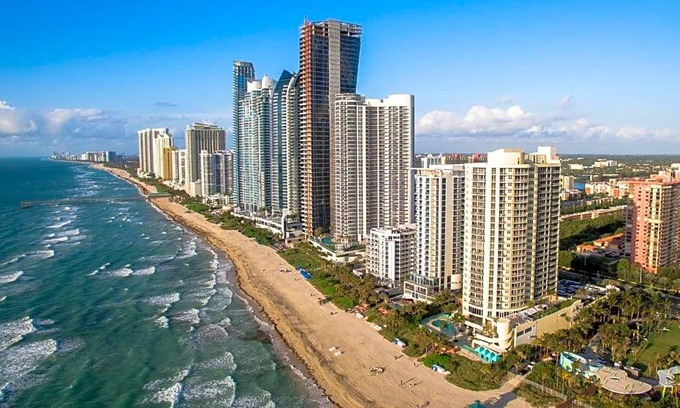 Sunny Isles Beach Hotel | 4-Star Hotel ∙ DoubleTree by Hilton Ocean Point Resort - North Miami Beach