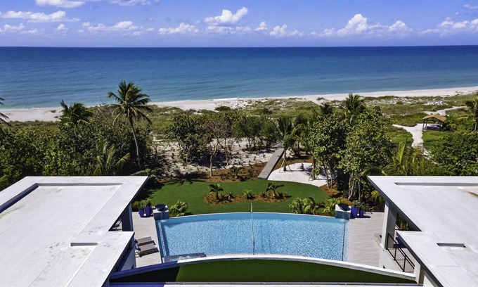 Wulfert House | 465 m² House ∙ 7 bedrooms ∙ 18 guests
