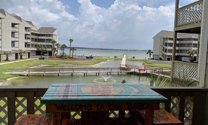 Pensacola Beach Condo | 70 m² Condo ∙ 2 bedrooms ∙ 6 guests