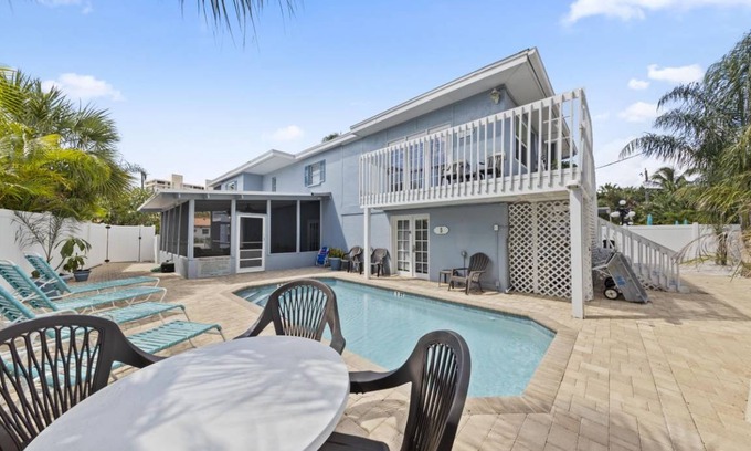 Siesta Key Village House | 70 m² House ∙ 2 bedrooms ∙ 8 guests