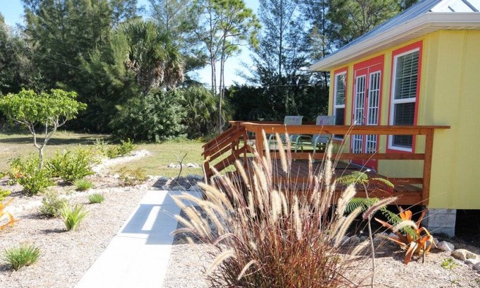 Bokeelia Cottage | 74 m² Cabin ∙ 1 bedroom ∙ 2 guests
