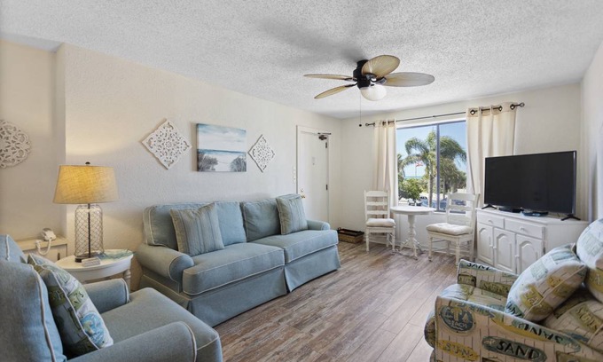 St. Petersburg - Clearwater Condo | 74 m² Condo ∙ 2 bedrooms ∙ 6 guests
