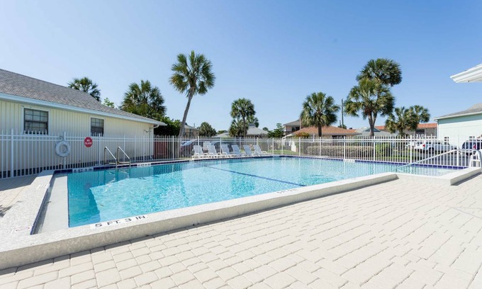 Surfcrest Village Condo | 74 m² Condo ∙ 2 bedrooms ∙ 4 guests