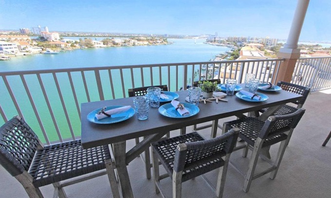 Clearwater Beach House | 807 Harborview Grande