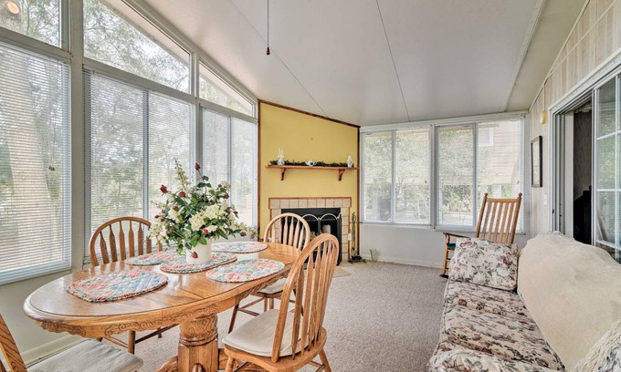 Branford House | 92 m² House ∙ 2 bedrooms ∙ 8 guests
