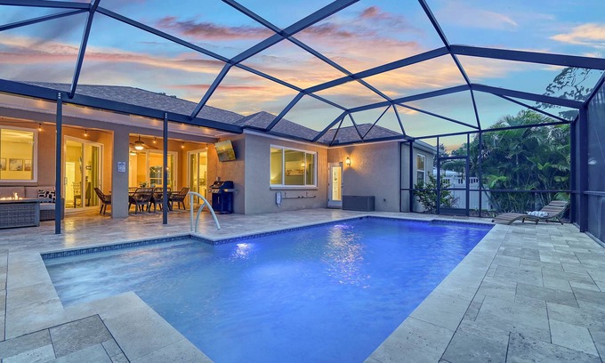 West Bradenton House | Anna Maria 5 Miles~Baby Amenities Galore~Large Fenced Yard+HEATED SALTWATER POOL