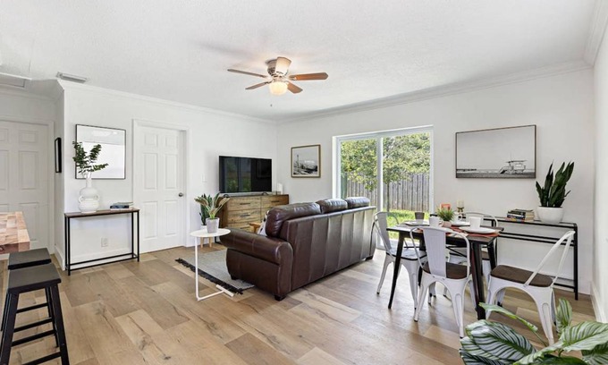 Sailboat Bend Apartment | Apartment ∙ 2 bedrooms ∙ 4 guests