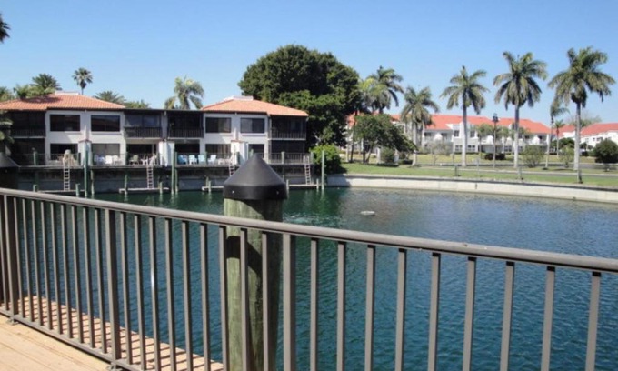 Isla del Sol House | Bahia Soak up the Florida Sunshine