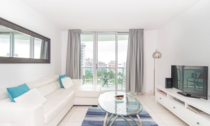 Hollywood South Central Beach Condo | Beautiful Apartment on Hollywood Beach ! 9th floor