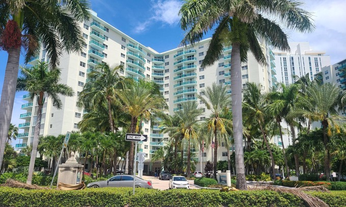 Seybold Condo | Beautiful Condo on the Beach