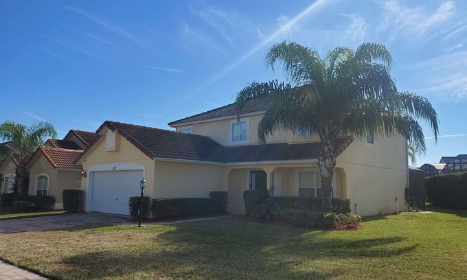 Lake Wilson Preserve House | Beautiful Vacation Home, Quiet Neighborhood, Sunny South Facing Pool