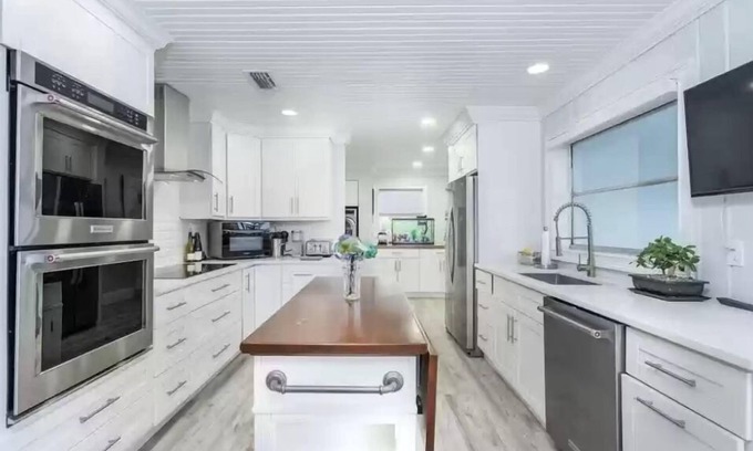 Royal Harbor House | Beautiful Waterfront Royal Harbor Home w/Boat Lift