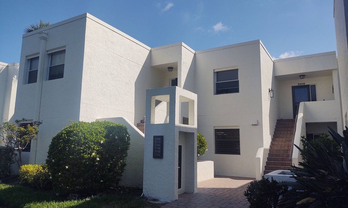 The Meadows Condo | Beautifully updated upstairs 3bed/2bath condo in The Meadows!
