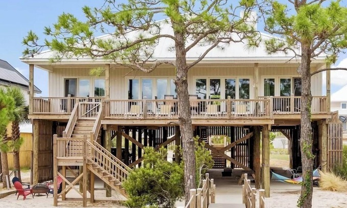 Dauphin Island House | Bonnie Blue II Gulf Front Beauty-Community Pool n Tennis Courts
